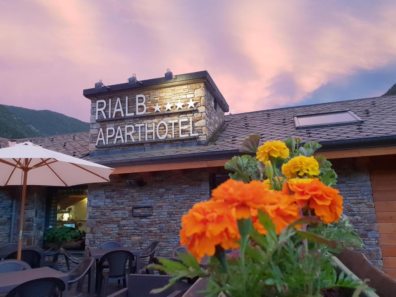 Aparthotel Rialb エル・セラー エクステリア 写真